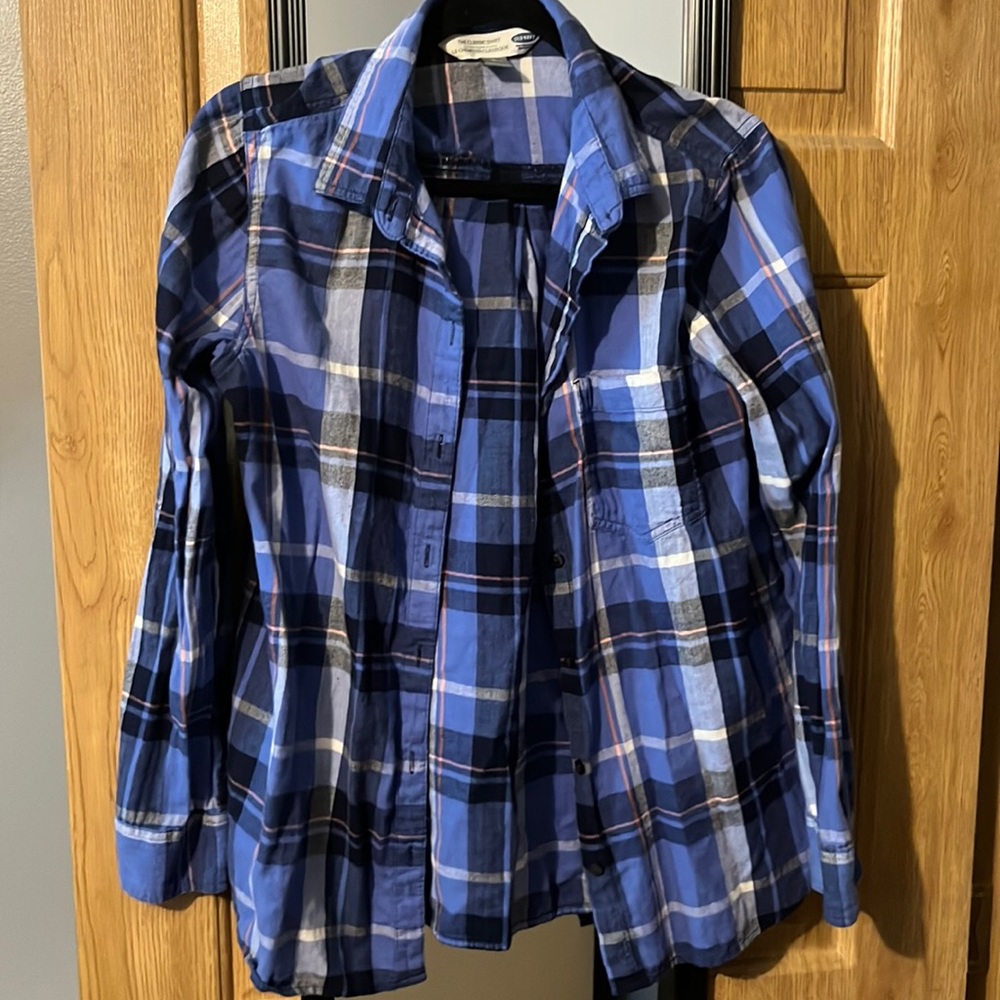 Size Large Women’s Old Navy Blue Flannel Lightweight with Peach Accents